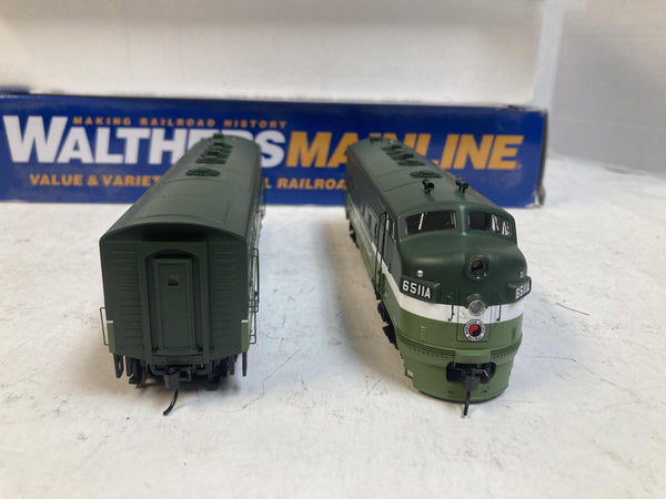 Walthers Mainline HO Northern Pacific EMD F7A & F7B Diesel Set #6511A / 6511B (DC)
