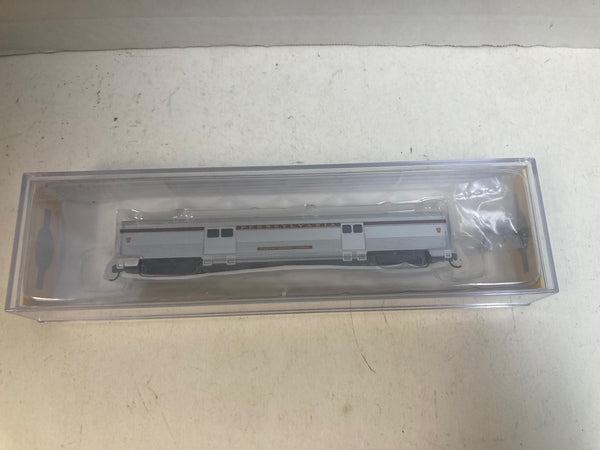 Bachmann N Scale PRR 72' Streamline Fluted 2-Door Baggage Car - NOS