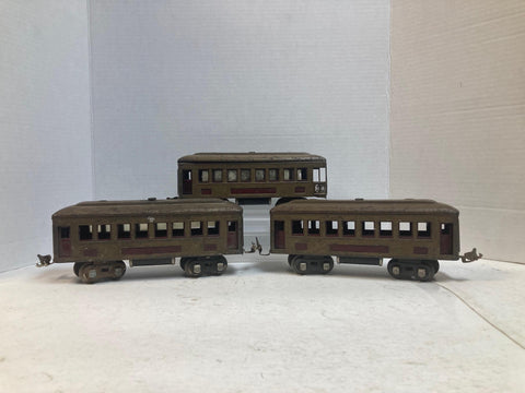 Lionel Vintage Pre War 610 and 612 Passenger Cars Set Includes:  two 610 Pullman coaches and one 612 observation car