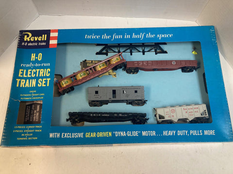 Revell HO Electric Train Set Incomplete – 5 Freight Cars & Bridge Parts – No Engine – Used Good Condition
