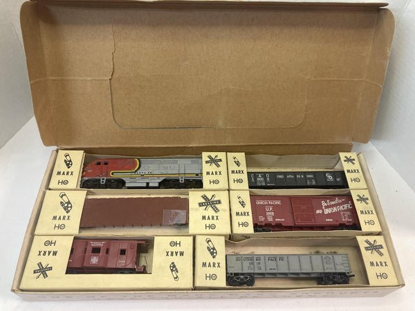 Marx HO Train Set VINTAGE IN ORIGINAL BOX. F3 Sante fe engine w/4 cars and caboose (63452)