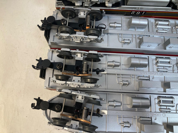 Lionel “The Chief” Santa Fe Passenger Train Set – 162 Loco, 3155, 3157, 3261 Cars – Lights Work – Conventional Power – No Box