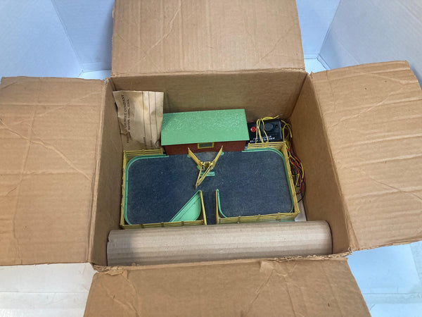 American Flyer K771 Operating Stock Yard & Stock Car Tested Works w/ 8 Cows + Box