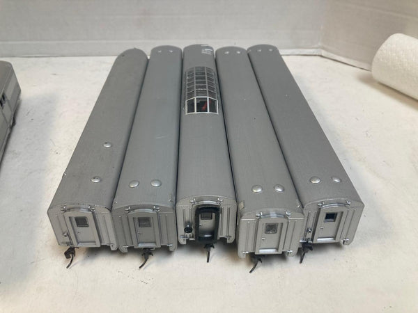 Athearn HO Santa Fe 8-Car Passenger Lot - 5 Kadees - 4 Built / 4 Partially Built Kits