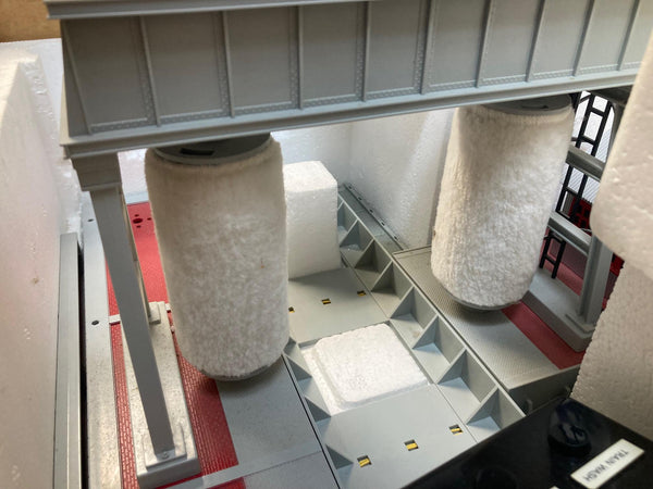 Lionel 6-12767 Steam Clean and Wheel Grind Shop - Pre Owned Good Condition