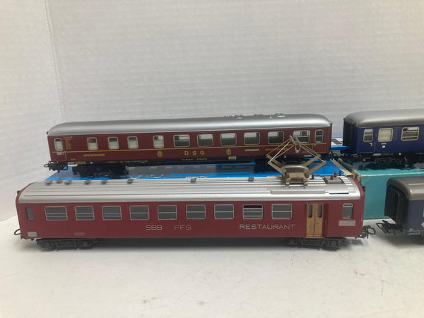 Marklin HO Scale 4 lot: 3 Passenger Cars, 1 Dining Car (RESTAURANT) SBB FFS German (4024,4027,4049,4068)