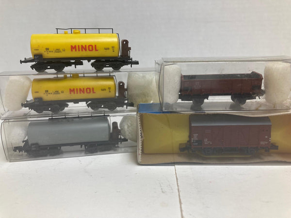 Arnold/Piko Bundle N Scale (5 Count) 3 Tankers, 2 Wagons