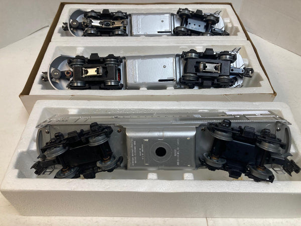 Lionel Burlington Chrome ABA F3 Diesel Set (8054, 8062) w/ 5 Passenger Cars (9576-9580) O Gauge