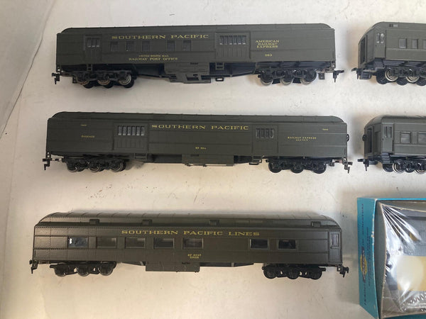 Athearn HO Southern Pacific 6-Car Passenger Lot - Daylight Consist - Built/Kits