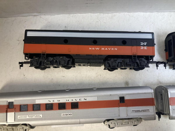Mantua/Athearn HO Scale New Haven F7 A-B Diesel Locomotive Set W/ 5 Passenger Cars