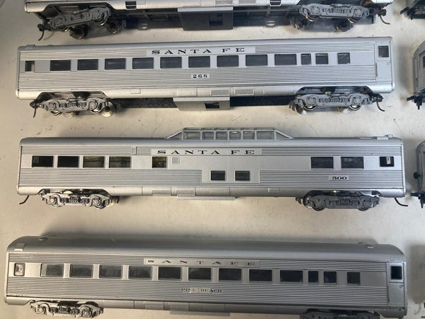 Athearn HO Santa Fe 8-Car Passenger Lot - 5 Kadees - 4 Built / 4 Partially Built Kits
