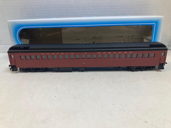 IHC HO Norfolk & Western Heavyweight Coach #49511 - N&W Maroon - NOS