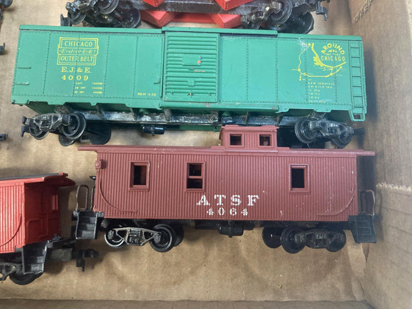 Vintage Revell HO Scale Train Lot: 10 Freight Cars + 36 Pcs 9" Brass Track – Read