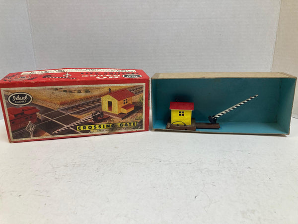 Ideal Models HO B‑116 Electrically Operating Crossing Gate – Vintage 1958 – Pre-Owned, Good