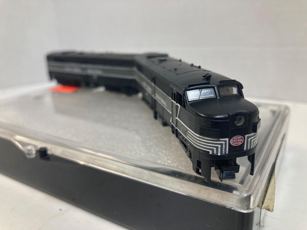 Life-Like NYC FA2 Powered & Dummy: Cab #1044, #3323 (1600 HP) N Scale