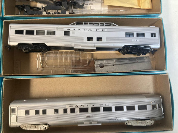 Athearn HO Santa Fe 8-Car Passenger Lot - 5 Kadees - 4 Built / 4 Partially Built Kits