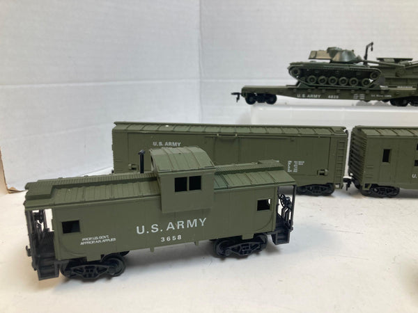 Cox HO Scale U.S. Army Military Train Set – 7 Cars + Loco – Tank, Cannon, Troop