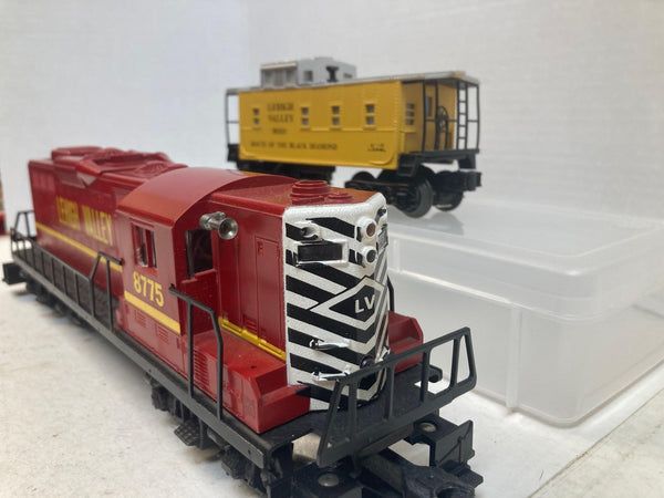 Lionel 6-8775 Lehigh Valley GP-9 Powered Diesel Locomotive w/ 16501 Caboose
