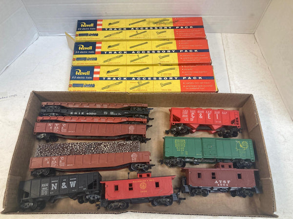 Vintage Revell HO Scale Train Lot: 10 Freight Cars + 36 Pcs 9" Brass Track – Read