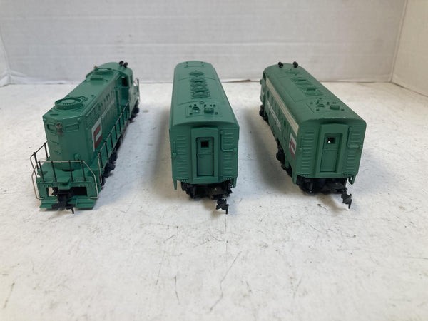 TYCO HO Scale Penn Central 3-Piece Diesel Locomotive Set GP-20 F9 A & B Units