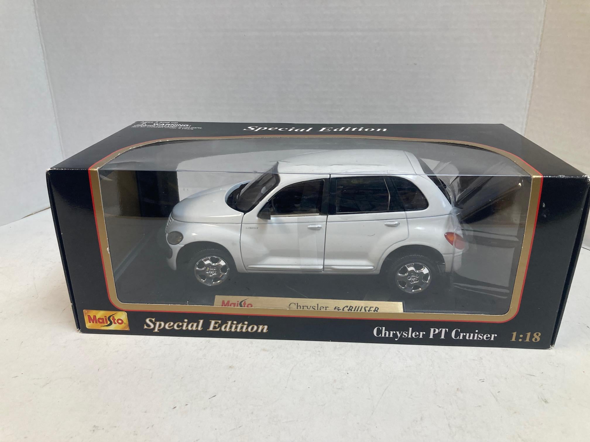 Maisto 1:18 Chrysler PT Cruiser Special Edition #31895 Diecast Model Car NIB – Box Wear