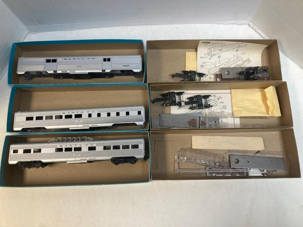 Athearn HO Santa Fe 8-Car Passenger Lot - 5 Kadees - 4 Built / 4 Partially Built Kits