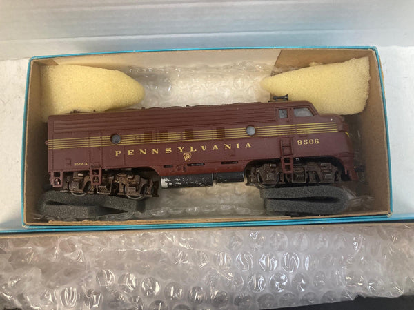 Athearn HO PRR Powered F7 #9506 & 3 Passenger Car Lot - Kadees - Built & Kit