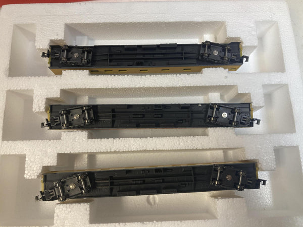 Arnold Rivarossi 0511 N Scale Union Pacific Passenger Cars — 3-Car Coach Set