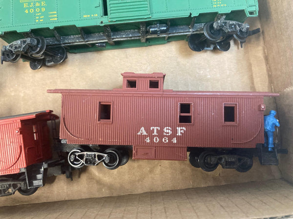 Vintage Revell HO Scale Train Lot: 10 Freight Cars + 36 Pcs 9" Brass Track – Read