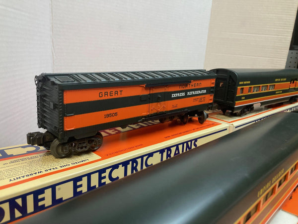 Lionel O Gauge Great Northern 6-Car Aluminum Passenger Set & Reefer - Boxed