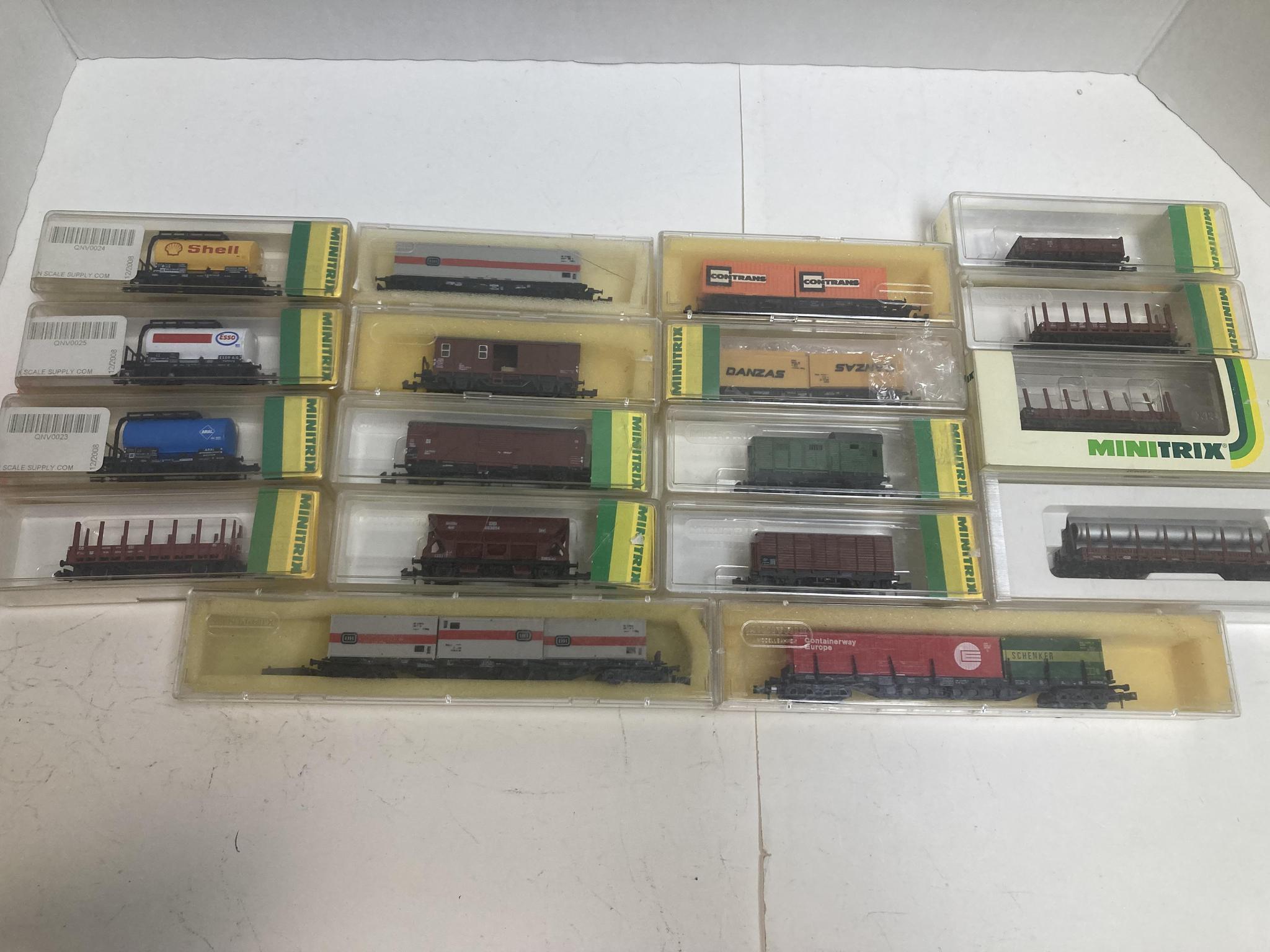 Minitrix N Scale Bundle: (18 count)