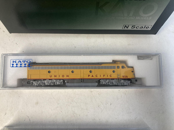 Kato N Scale Union Pacific Passenger Train Set – E9A Locomotive & Smoothside 4-Car Passenger Set B (New)