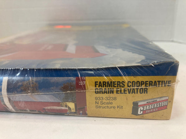 Walthers N Scale Farmers Cooperative Grain Elevator Cornerstone series kit (933-3238)